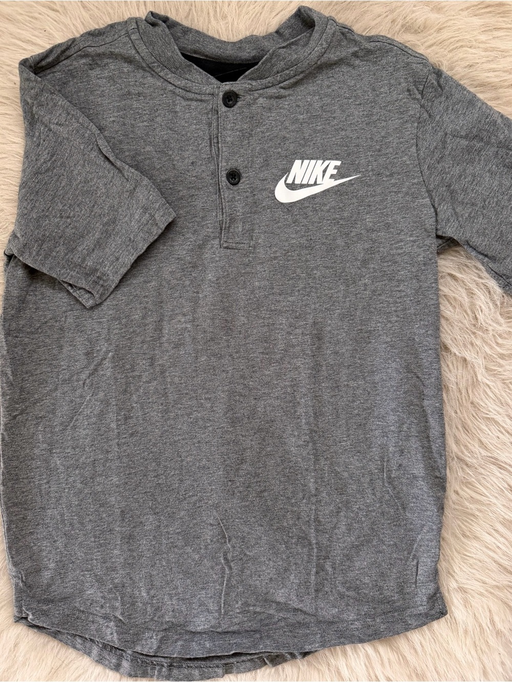 Nike Gray Classic Short Sleeve Henley Graphic T-shirt White Logo Boys Size MED